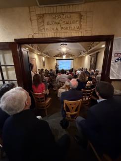 Gareth Roberts presenting his talk at the Penn Club of Metro NJ